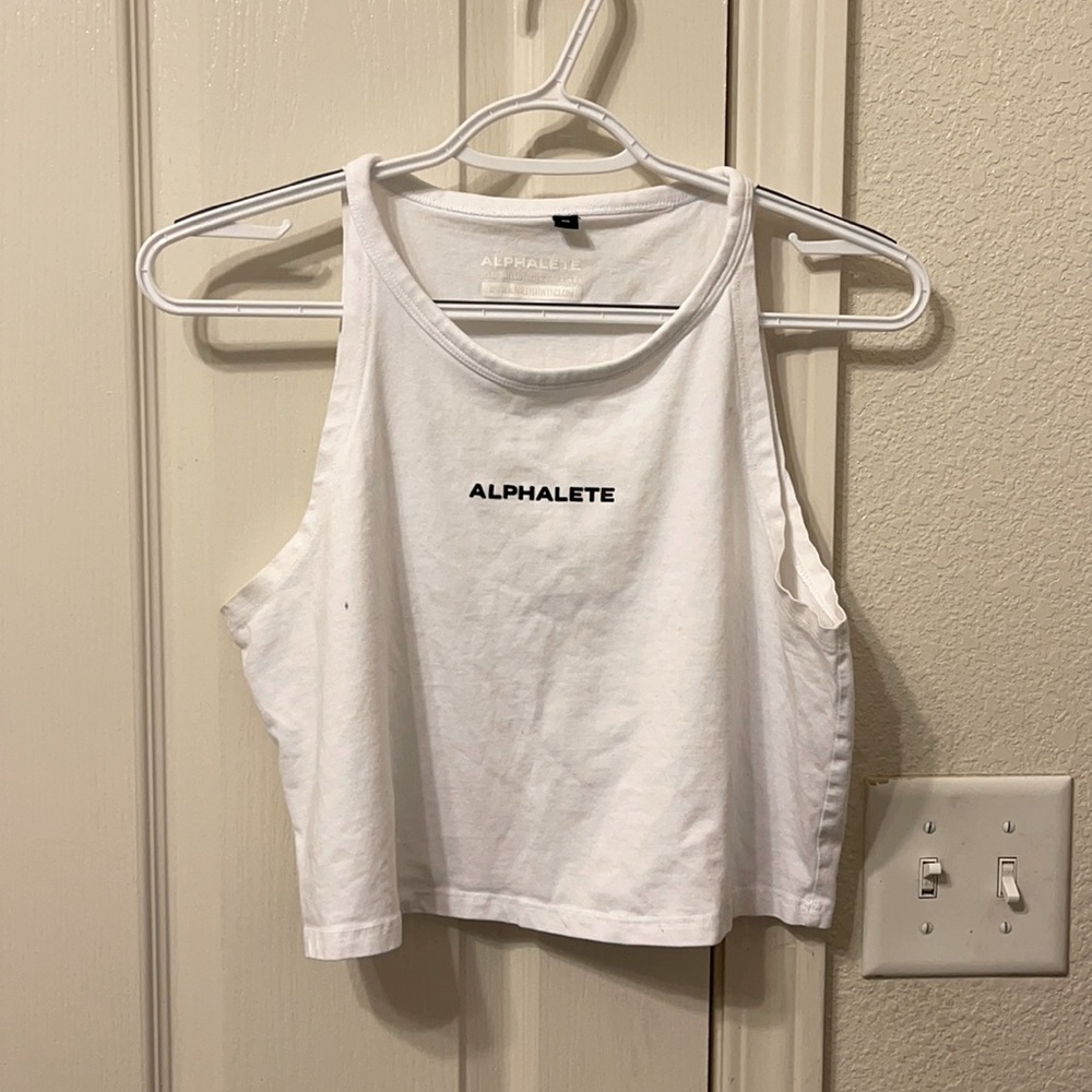 Alphalete sleeve less top
